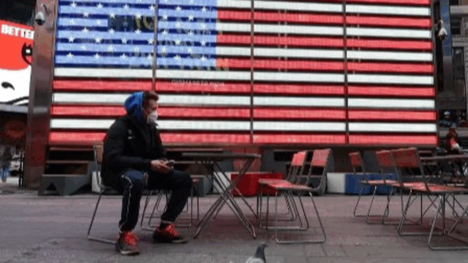 EUA têm maior número de mortes por covid-19 no mundo: mais de 20 mil