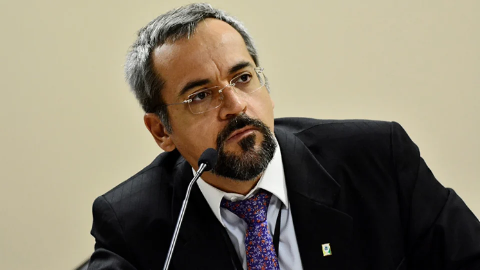 STF abre inquérito contra ministro da Educação por suposto racismo