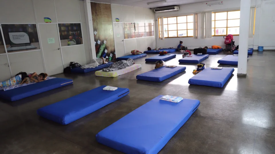 Imigrantes venezuelanos em situação de rua são acolhidos em centro no bairro Alvorada