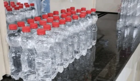 Em Manaus, projeto de pesquisa da UEA produz álcool 70% para hospitais