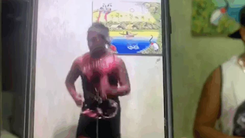 Driblando a crise, professor oferece aulas de ginástica aeróbica pela Internet