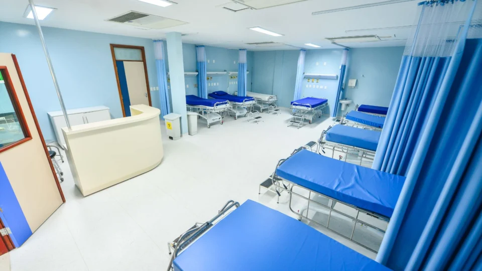 Hospital Nilton Lins deve estar preparado para receber pacientes com Covid-19 a partir da próxima semana