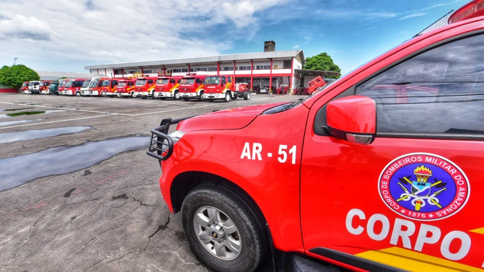 Corpo de Bombeiros do Amazonas comemora o primeiro militar curado do coronavírus