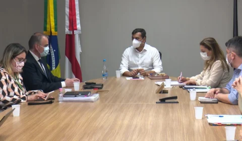 Com foco na criação do gabinete de crise hospitalar, Wilson Lima se reúne com equipe do Sírio Libanês