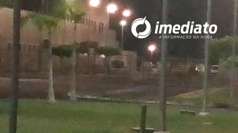 Contêiner no Hospital Delphina Aziz, ainda sem finalidade, causa pânico em Manaus