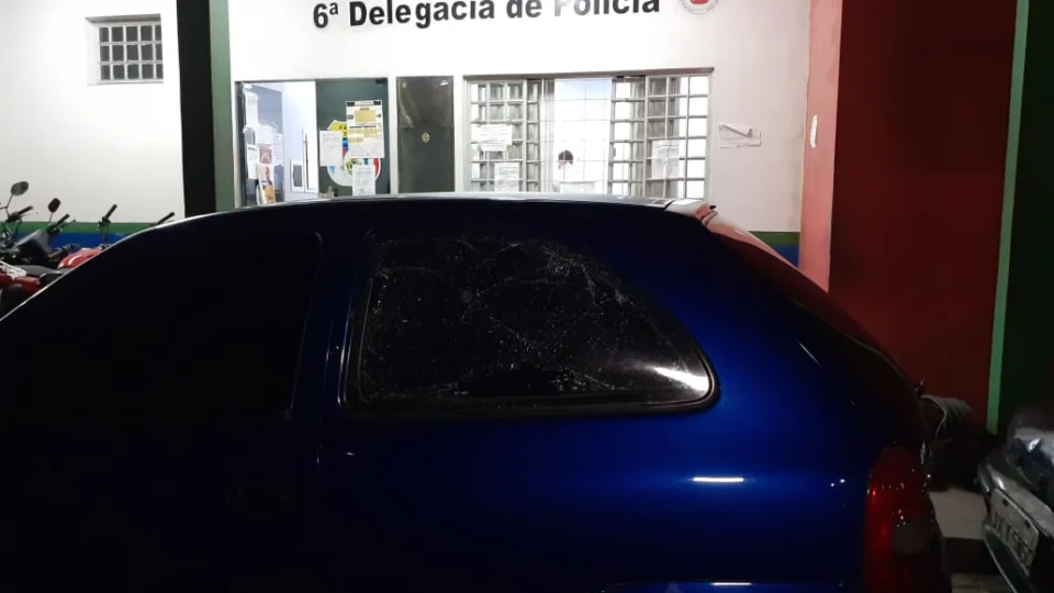 Cavalaria da PM prende homens com arma e drogas na zona Norte