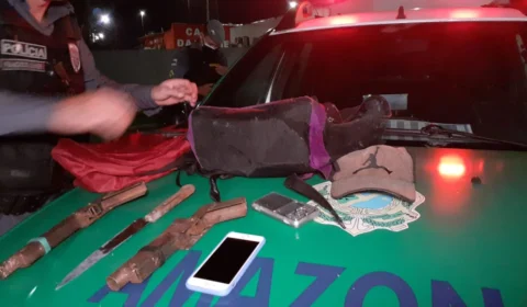 Três homens são presos em boca de fumo após assaltarem ônibus da linha 307, na zona Norte