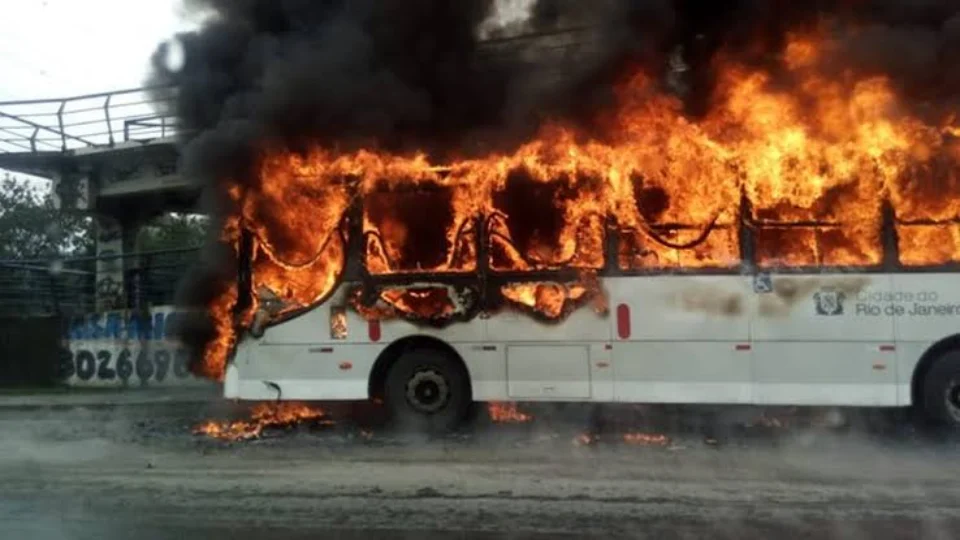PANDEMIA | Polícia Civil intercepta plano para tocar fogo em ônibus e criar caos político em Manaus