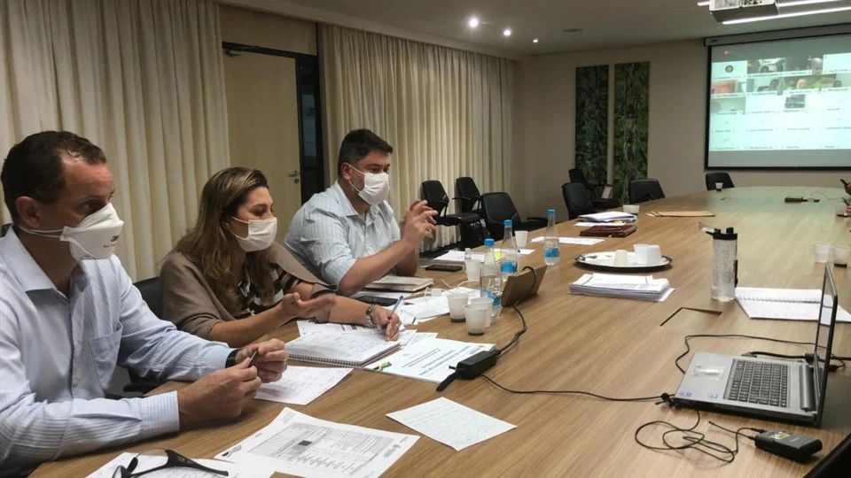 Secretária da Susam apresenta plano de enfrentamento ao Covid-19 em sessão online, da ALE-AM