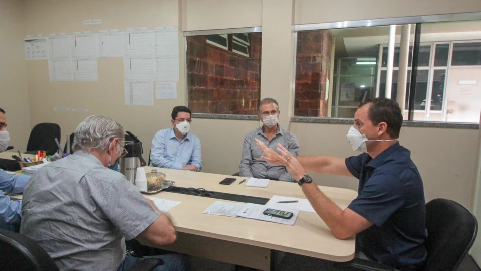 Governo do estado estreita parceria com a classe médica no combate ao coronavírus