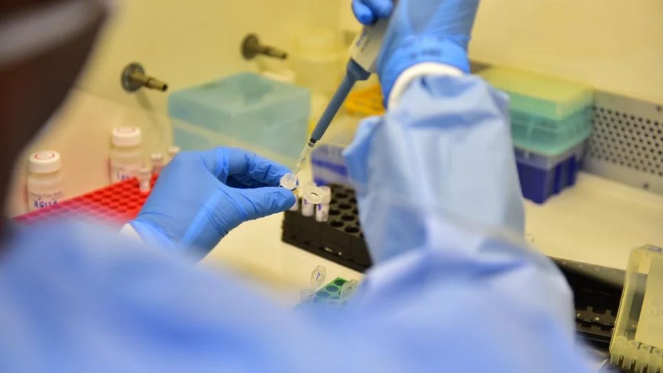 Amazonas amplia rede de diagnóstico de Covid-19 por biologia molecular