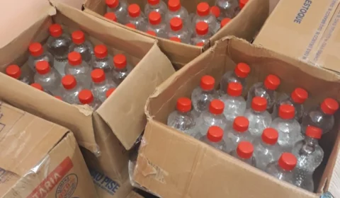 Liga Amazonense Contra o Câncer recebe doação de álcool em gel da UEA e destinará a pacientes da FCecon