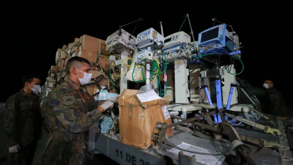 Hospital Delphina Aziz recebe 15 novos respiradores de UTI, enviados pelo Ministério da Saúde