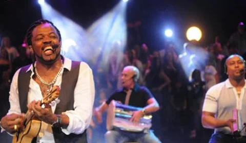 Live do grupo Revelação é destaque desta quarta-feira (15) de isolamento