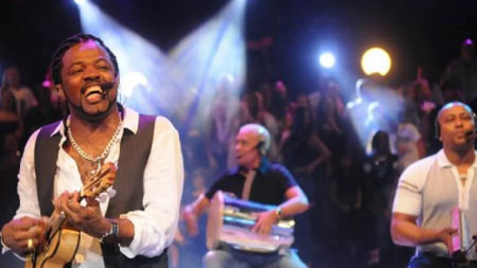 Live do grupo Revelação é destaque desta quarta-feira (15) de isolamento