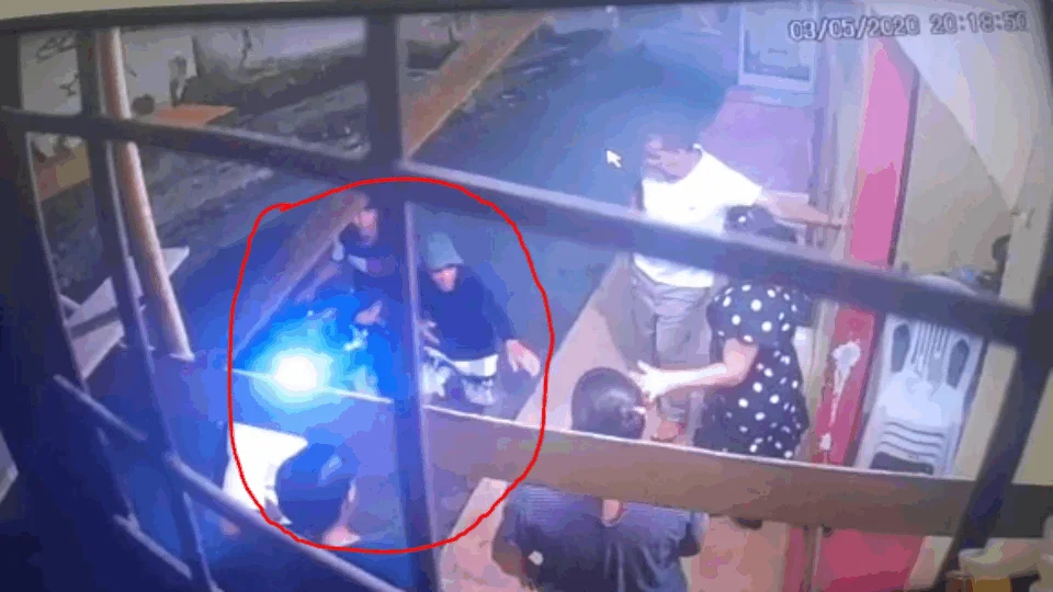 Desespero | Dupla é flagrada realizando assaltos no Zumbi – Veja vídeo