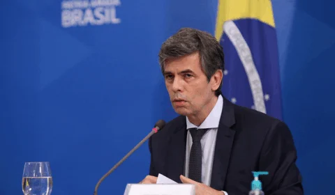 Nelson Teich é chamado de ‘comunista’ no twitter e ‘bolsonaristas’ pedem Osmar Terra para ser o novo ministro da Saúde