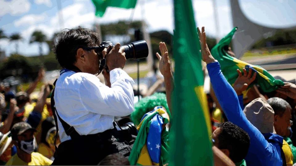 Ministros do STF e entidades repudiam agressão sofrida por fotógrafo