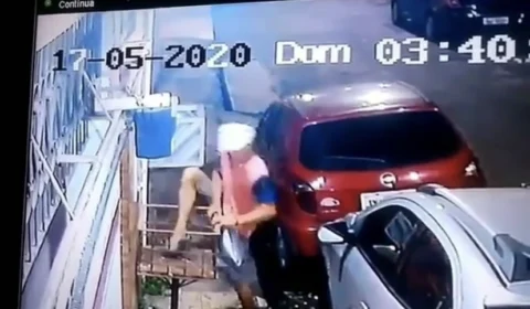 VÍDEO – Homem é flagrado furtando lâmpadas no Alvorada 2