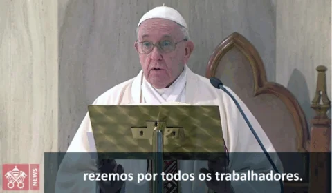 Em missa no Vaticano, Papa pede ‘trabalho digno para todos’