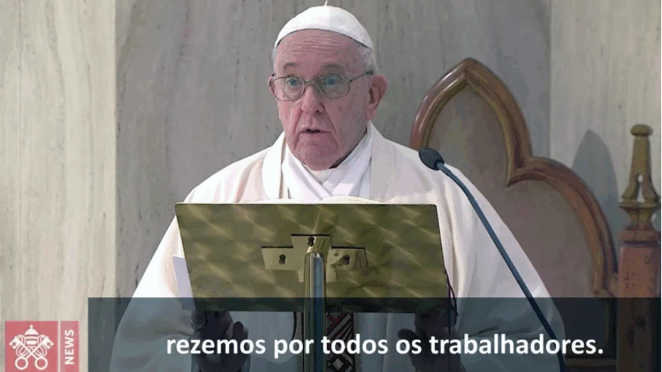 Em missa no Vaticano, Papa pede ‘trabalho digno para todos’