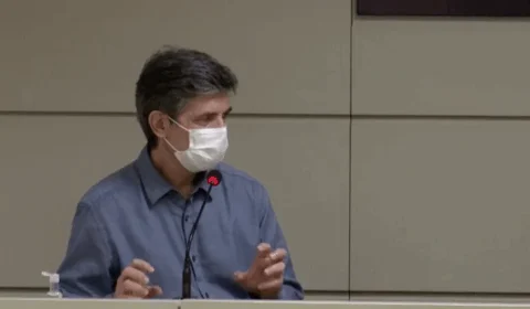 “Única forma de ajudar a sociedade é trabalhar todos juntos” , diz ministro da saúde, em Manaus