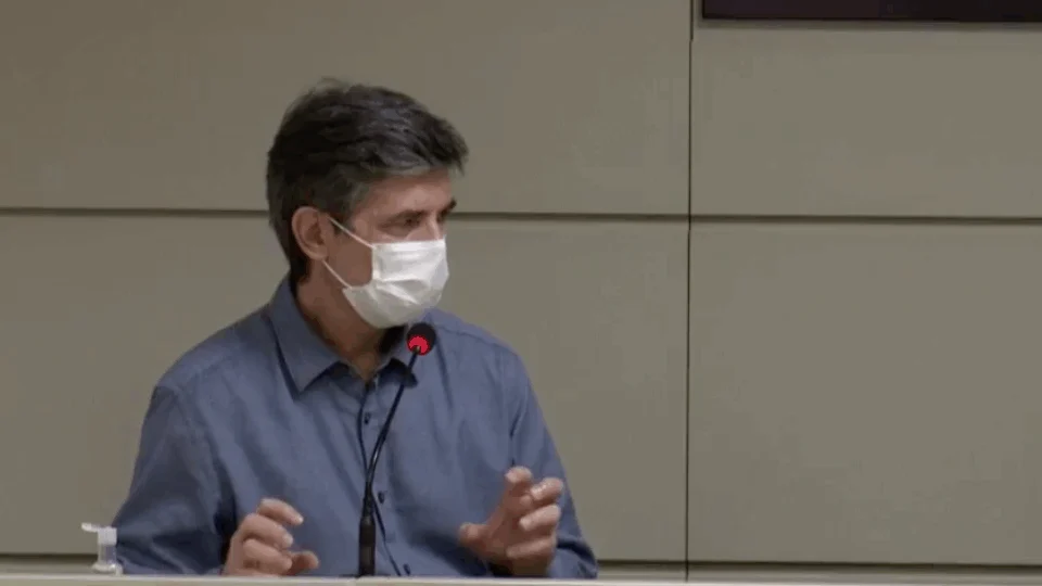 “Única forma de ajudar a sociedade é trabalhar todos juntos” , diz ministro da saúde, em Manaus