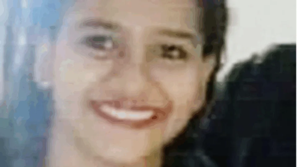 Desesperada, mãe procura filha adolescente desaparecida há quase uma semana