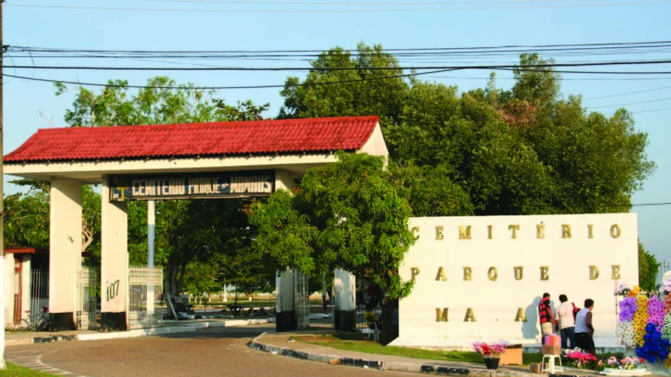 Com queda nas mortes por Covid-19, cemitérios de Manaus registram 41 sepultamentos de vítimas da doença nesta segunda-feira (8)