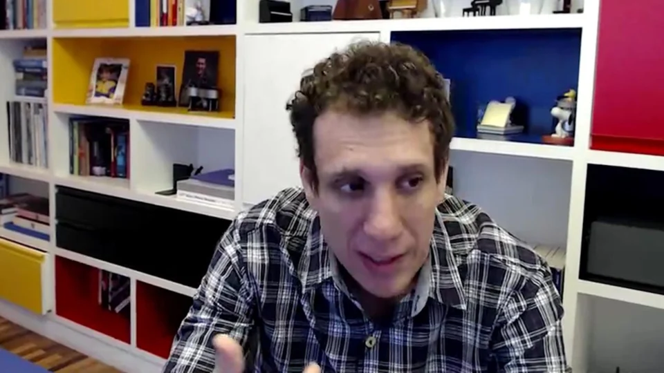 Covid-19: Economista explica modelo de passagem do Amazonas pelo pico da pandemia