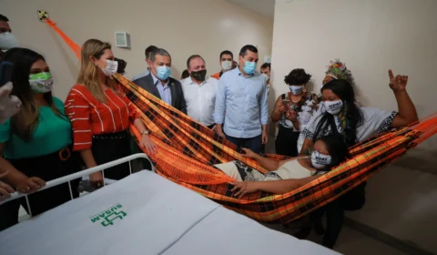 Governador e ministro interino da Saúde inauguram ala indígena para tratamento de Covid-19