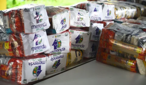 Iranduba inaugura entrega de kits do programa ‘Merenda em Casa’ no interior