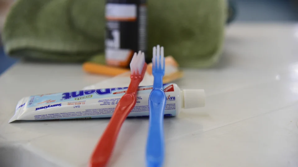 Governo entrega kits de higiene, máscaras e emite RG em bases de acolhimento nesta quarta (20)