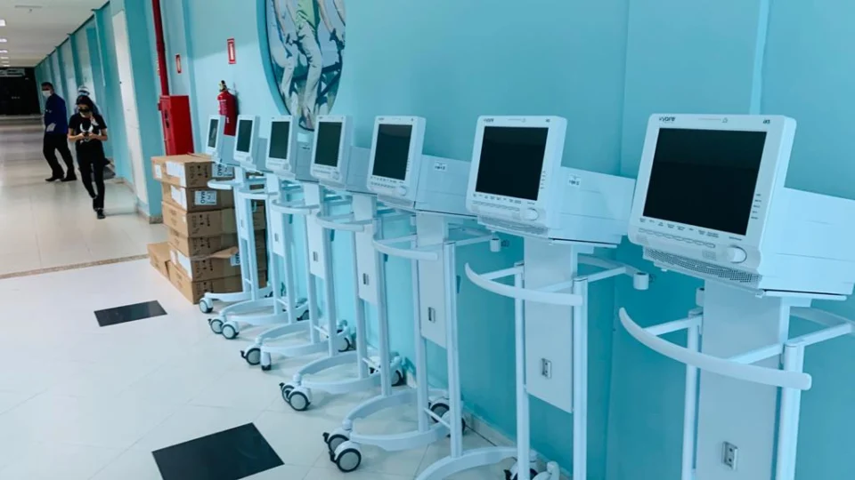 Hospital de Combate à Covid-19 Nilton Lins recebe novos respiradores