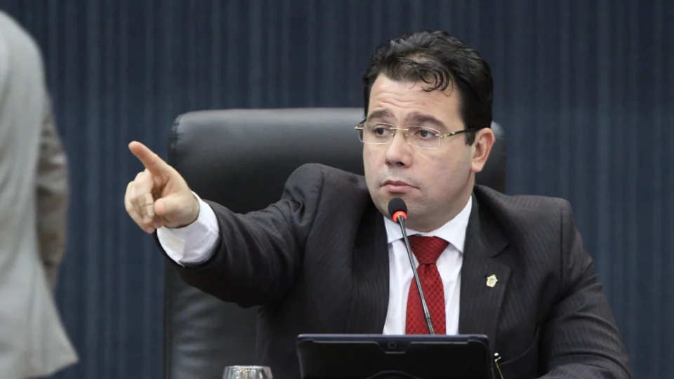 Deputado Wilker Barreto acusa médicos de cometer eutanásia em hospitais do interior