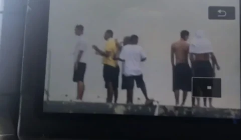 Detentos perfuram refém com golpes de vergalhão durante rebelião na UPP em Manaus