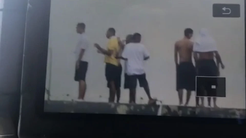 Detentos perfuram refém com golpes de vergalhão durante rebelião na UPP em Manaus