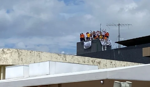 EXCLUSIVO I Vídeos de dentro do presídio mostram a revolta dos detentos