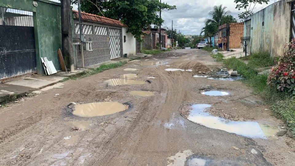 Moradores do Conjunto João Paulo 2, zona Norte, denunciam abandono pelo poder público
