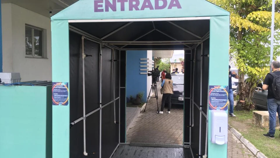 Cabines de higienização microbiológica são instaladas no IML e IC para combater contágio do coronavírus