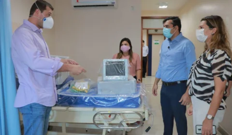 Wilson Lima acompanha preparação de ala indígena no Hospital de Combate à Covid-19