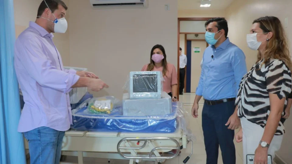 Wilson Lima acompanha preparação de ala indígena no Hospital de Combate à Covid-19