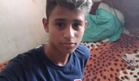 Desesperada, mãe procura filho adolescente desaparecido em Manaus