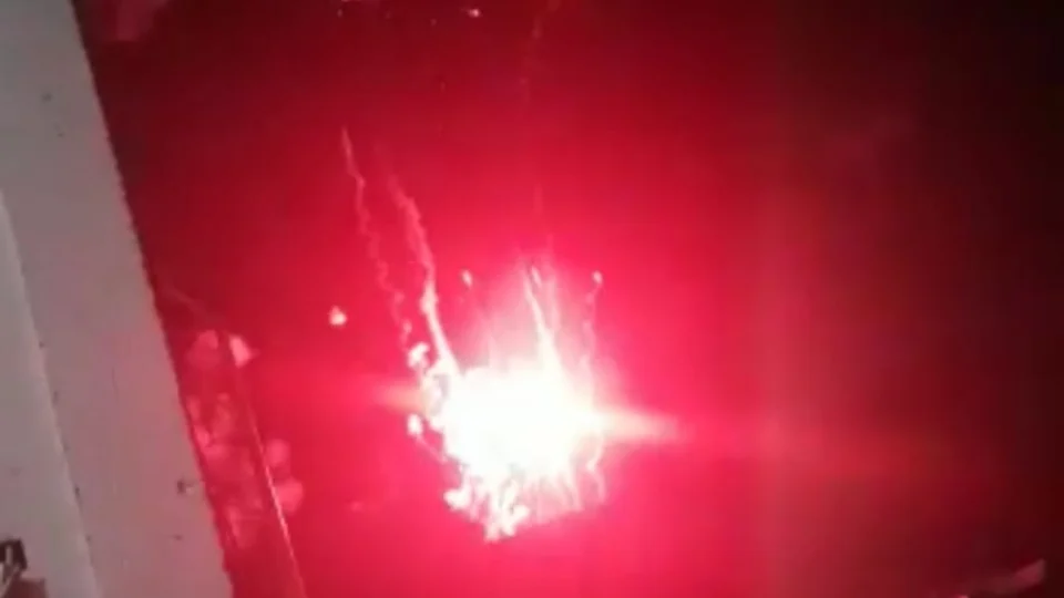 Queima de fogos de artifício é visto por toda Manaus na noite desta quarta-feira (27)