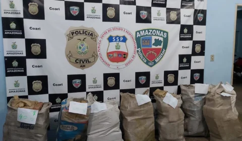 Polícia apreende 280kg de droga de ‘piratas de rio’ em igapó em Coari (AM)