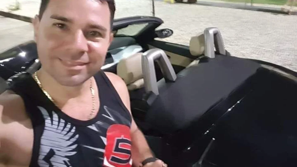 Acidente envolvendo carro e motocicleta na AM-010 deixa motociclista morto