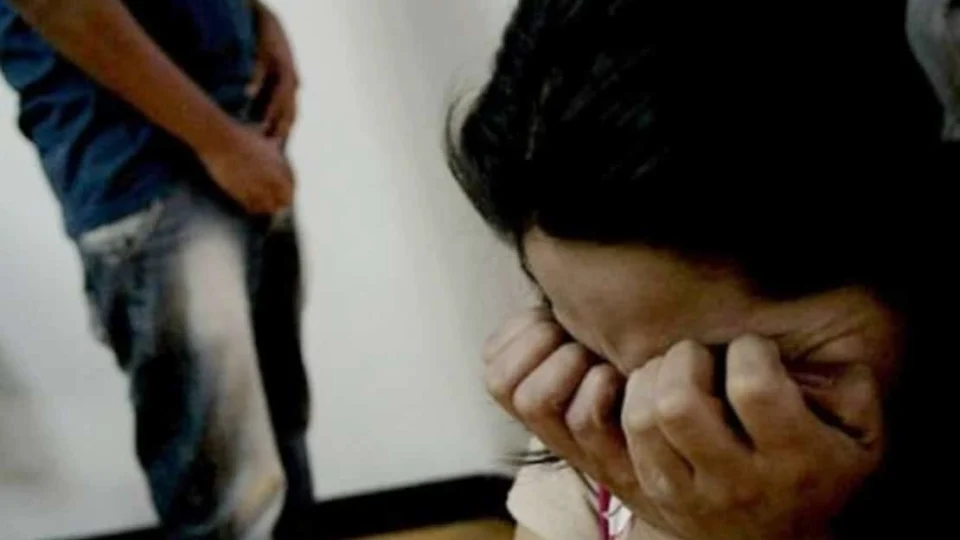 Mulher se recusa a fazer sexo com homem e é morta a facadas em matagal