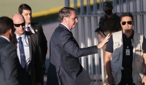 Bolsonaro diz que nomeia amanhã novo diretor da PF