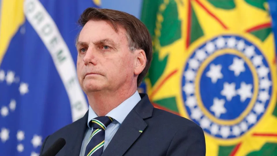 Bolsonaro afirma que fica na Presidência da República até 1º de janeiro de 2027