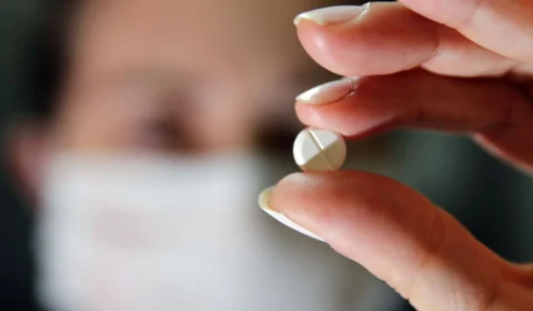 OMS anuncia retomada de testes com hidroxicloroquina para covid-19